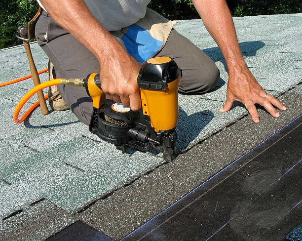 Best Local Roofing Companies  in Winthrop, IA
